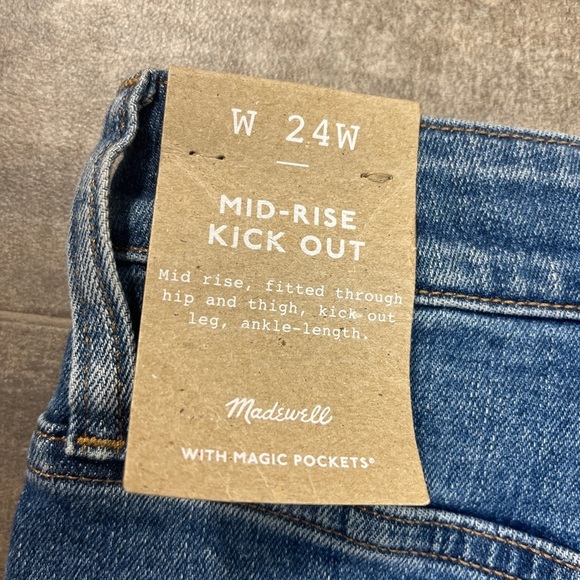 Madewell Mid-Rise Kick Out Jeans - Picture 3 of 10